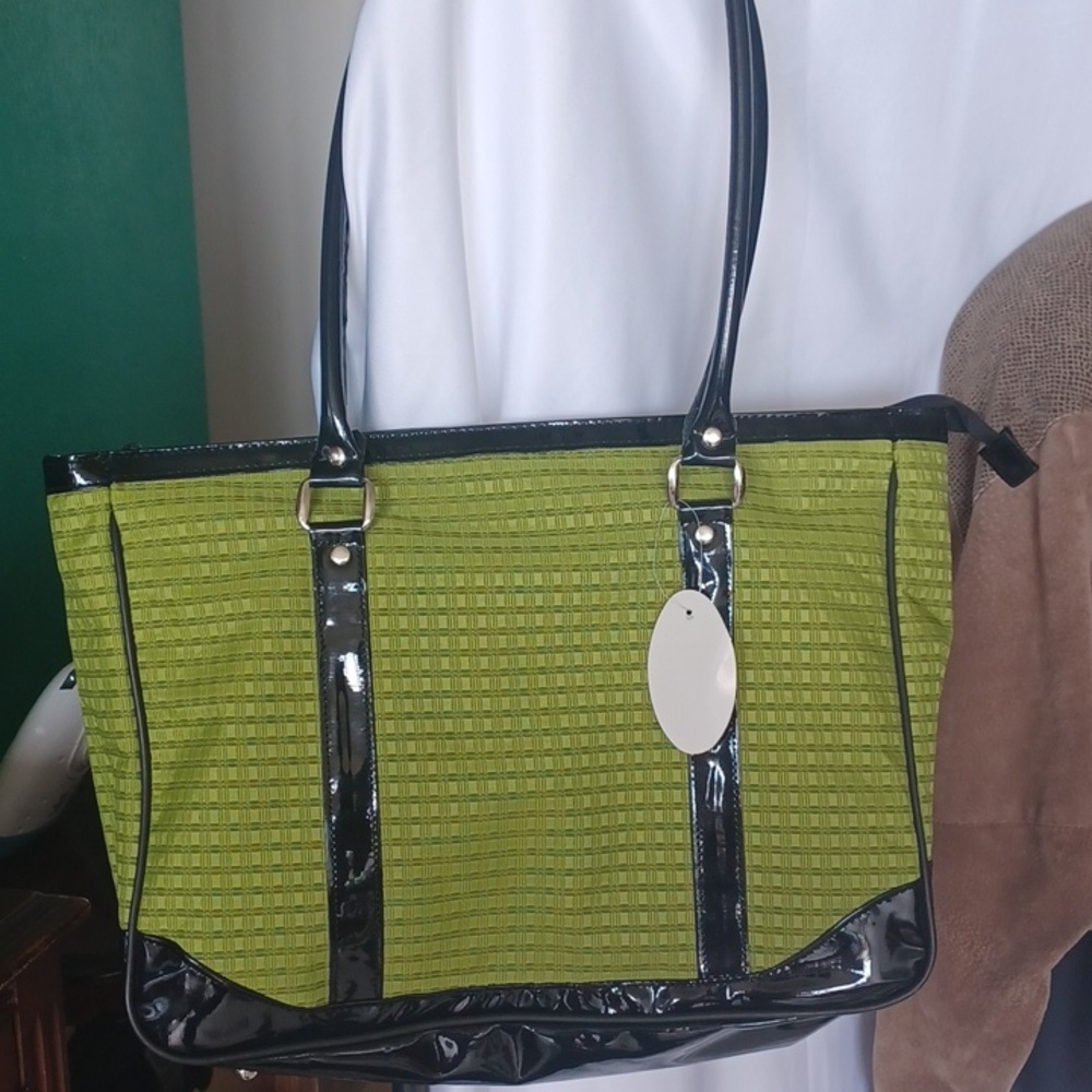 GNDI shoulder computer bag w coushioned interior global new beginnings Indiana